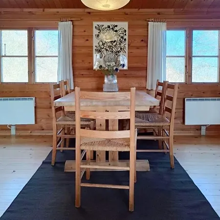 Nyaraló Peaceful Log With Turf In Raageleje Vejby