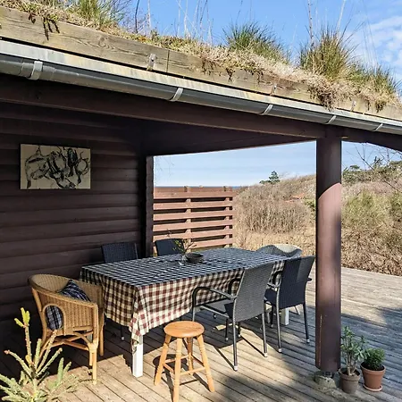 Peaceful Log With Turf In Raageleje Vakantiehuis